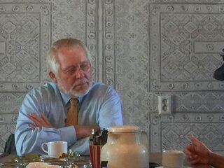 Simone interviewt Amerikaanse klokkenluider Dr. Jeffrey Wigand