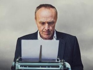 Stef Bos is dit hele jaar op toer met solo voorstelling ‘Ruimte’