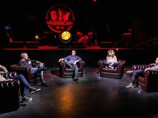 Carolien in gesprek met de mannen van Racoon