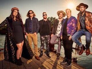 Simon Ward, zanger van de Strumbellas open over depressie en het volgen van zijn muzikale hart