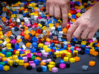 Arjan wint droombaan als fulltime LEGO-bouwer