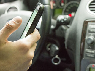 Op zoek naar campagne tegen appen achter het stuur