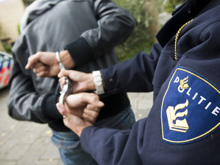 Mag de politie iemand aanhouden vanwege een video op Dumpert?