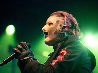 Moeder geeft badkamer extreme make-over in Slipknot thema