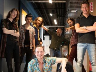 Met het live-optreden van Komodo ga je fluitend het weekend in