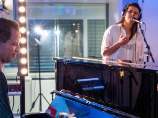 Speciale versie van 'Gypsy Woman' met Mell & Vintage Future