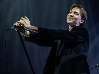 Hoe Thomas Azier de regels van songwriting achter zich wil laten