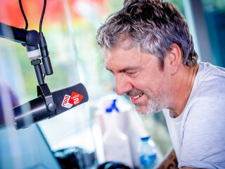 Ruud maakte voor KWF speciale serie 30 MINUTEN RAUW met zwart randje