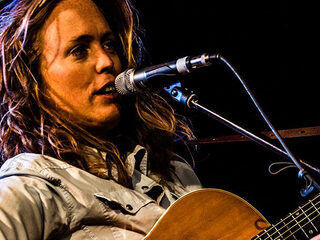 Singer-songwriter Anke Timmer te gast bij Simone