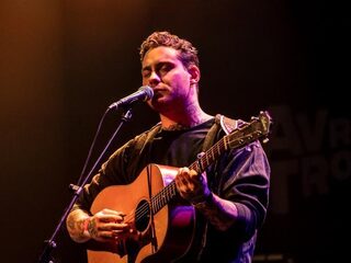 Douwe Bob speelt eerste twee singles van nieuwe album live in Muziekcafé