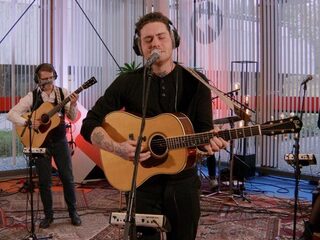 Douwe Bob verovert harten en TopSong met live-uitvoering Was It Just Me