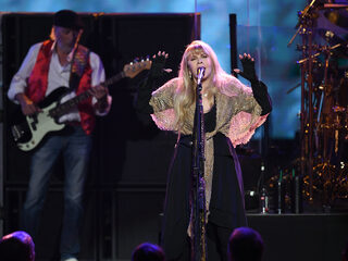 Stevie Nicks draagt 'Gypsy' op aan overleden vriendin