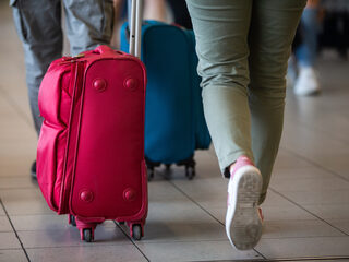 Kan je werkgever je verplicht op vakantie sturen?