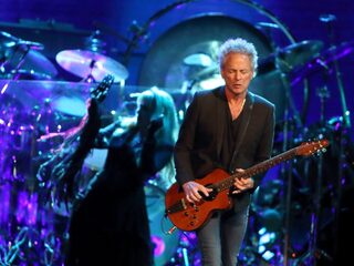 De bijzondere speelstijl van Lindsey Buckingham