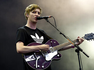 George Ezra brengt 'Paradise' uit