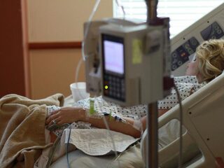 Diederik Gommers ziet aantallen op IC's alleen maar stijgen