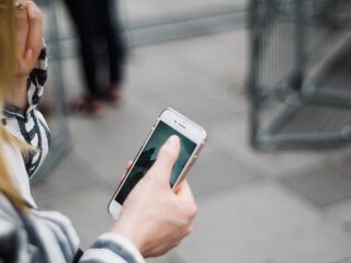 Seksuologe over online intimidatie: 'Er moet echt iets tegen gebeuren'