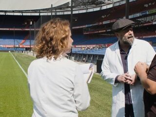 Wat gebeurt er met het voetbalveld tijdens een stadionconcert?