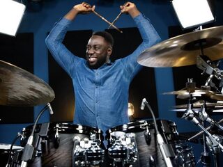 Hoe een perfect gehoor van Larnell Lewis een topdrummer maakte