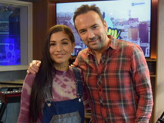 Mabel live bij Ekdom in de Ochtend