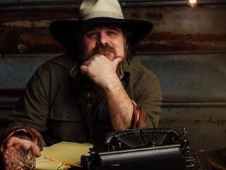 Singer-songwriter en auteur Mark Elliott te gast bij Simone