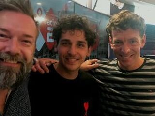 Verrassing! Nielson staat bij de deurbel!