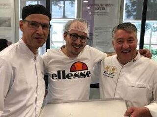 NPO Radio 2 maakt samen met luisteraars Rode Duivel-bonbons