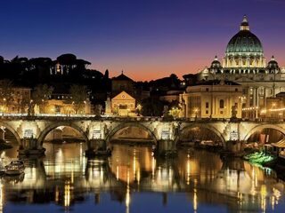 Niet alleen Rome heeft gekke regels voor vakantiegangers