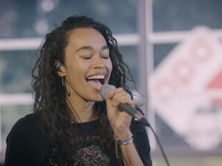 Romy Monteiro live bij Ekdom In De Ochtend