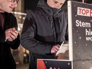 Help! John heeft per ongeluk maar vijf nummers op zijn stemlijst