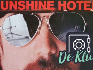 De Kluis: Richard T. Bear - 'Sunshine Hotel (Just Walk On In)'