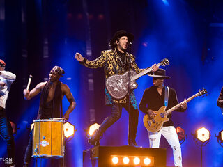 Eerste beelden van Waylons Songfestival-optreden!