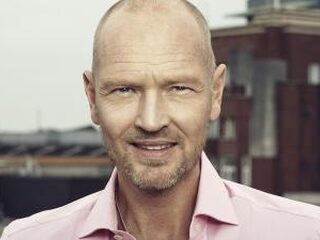 Wouter van der Goes maakt politiek toegankelijk in nieuwe podcast De Derde Kamer