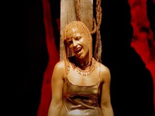 Hoe een aanslag The Cranberries de hit Zombie opleverde