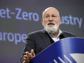 Gaat Frans Timmermans de natuurherstelwet halen?