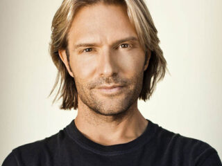 Deze 5 stukken van Eric Whitacre moet je gehoord hebben