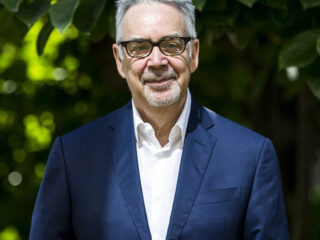 Dit is Howard Shore, componist van Lord of the Rings