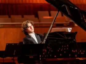 Aidan Mikdad speelt Chopins Sonate nr. 3 en Beethovens Waldstein