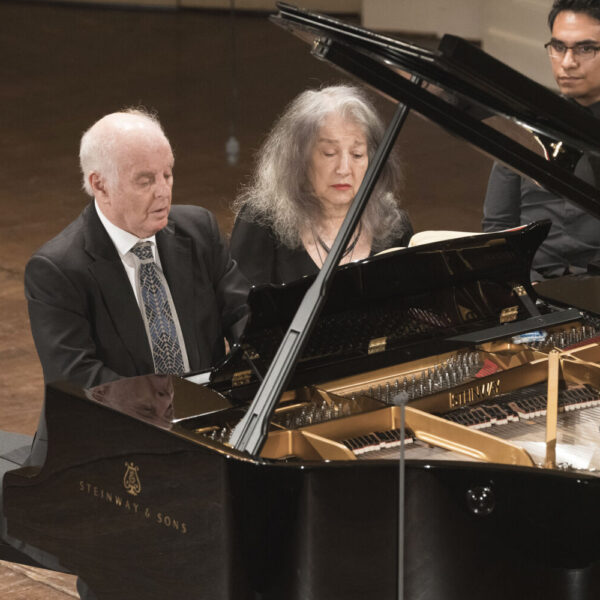 Martha Argerich en Daniel Barenboim spelen Mozart