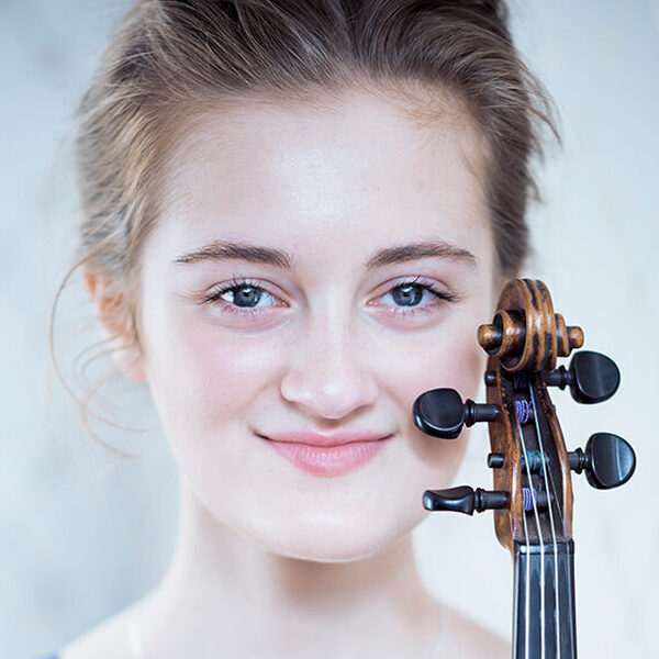 Noa Wildschut speelt Bruch