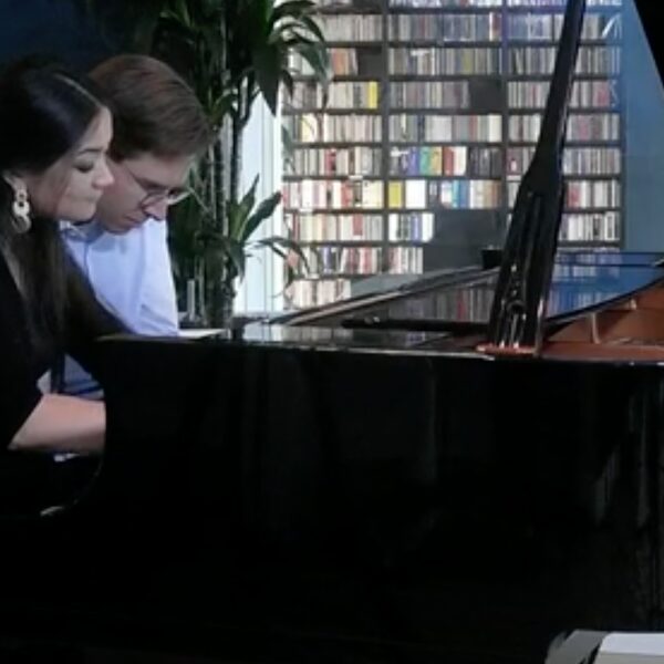 Vrij Spel: Pianoduo Scholtes en Janssens vs. Satie