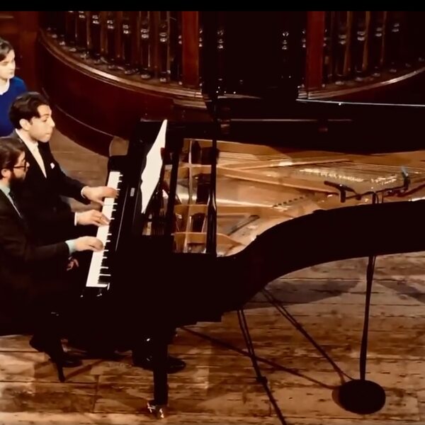 Thomas Beijer & Nicolas van Poucke spelen Mozart.