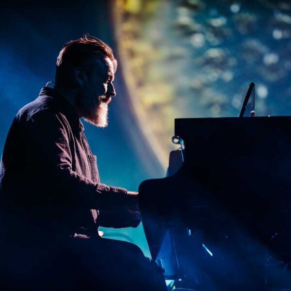 Mozart & De Man Met Het Zwarte Masker - Zenuwslopende Televisie