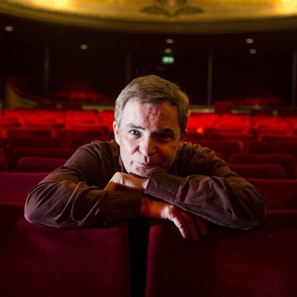 Primeur: luister hier naar Herman Finkers als componist