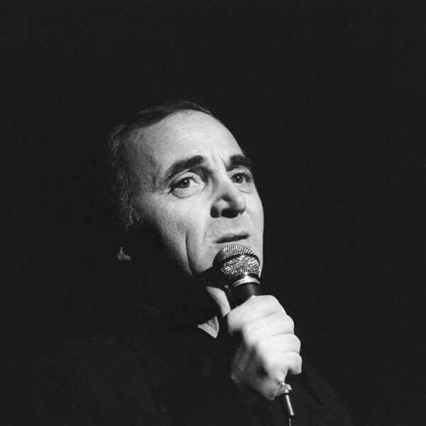 Charles Aznavour zingt in De Doelen