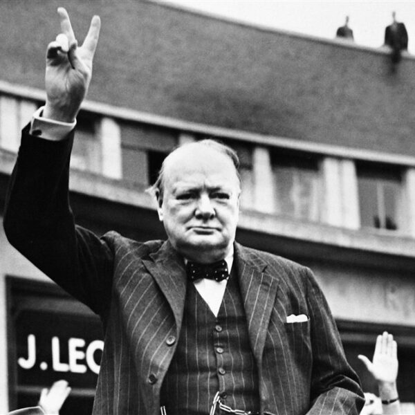 Jeff Danna verantwoordelijk voor muziek in serie 'Churchill at War'