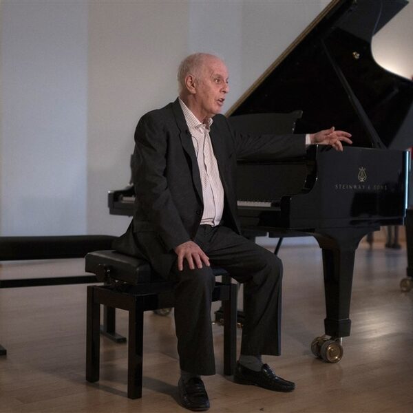 Daniel Barenboim doet stap terug