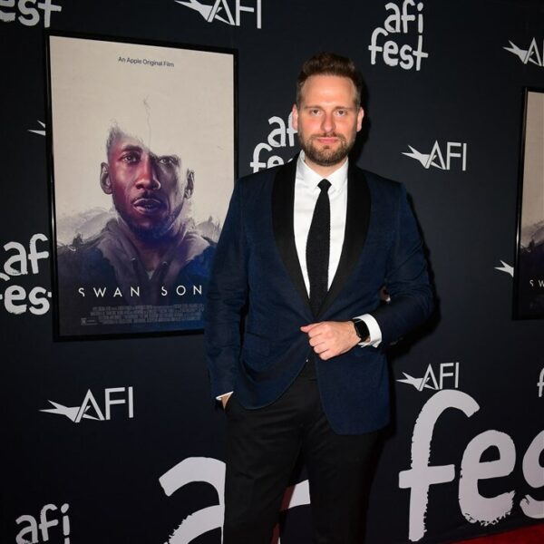 Nieuwe serie 'Before' met Billy Crystal krijgt muziek van Jay Wadley