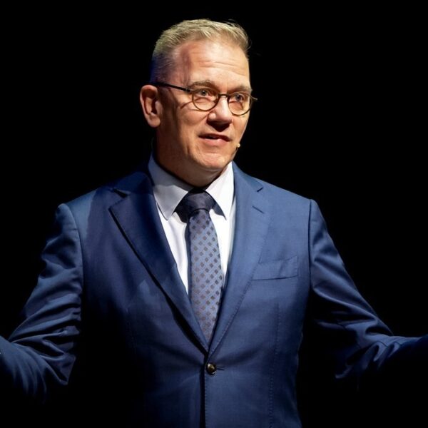 Cultuurminister onderzoekt versimpelen en verlengen van subsidieperiode naar zes jaar