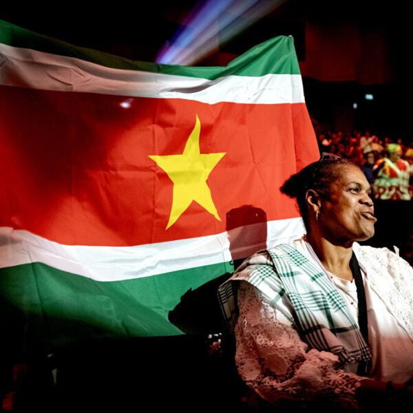 50 jaar onafhankelijkheid in Suriname: dat  wordt gevierd door het NBE